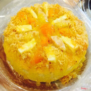 bông lan trứng muối mềm mịn với sốt óng ánh