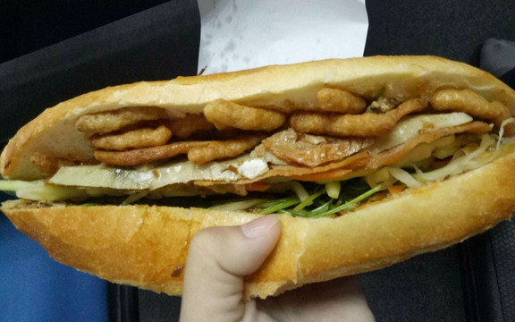 Bánh Mì Hải Phòng - Cốm Vòng