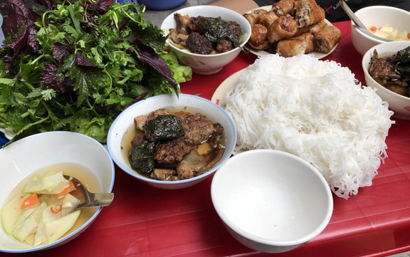 Bún Chả Hàng Mành & Nem Cua Bể - Hoàng Văn Thái