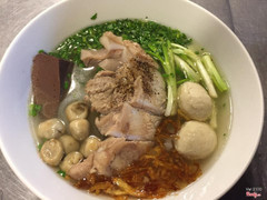 bánh canh sườn sụn bò viên