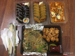 Đồ ăn hơi nhạt, tạm được.