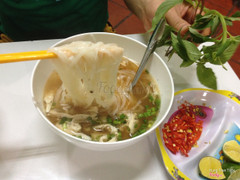 Phở gà bắc kèm rau