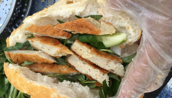 Bánh Mì Chả Cá Thu Nha Trang & Bánh Tráng Mắm Ruốc Đà Lạt