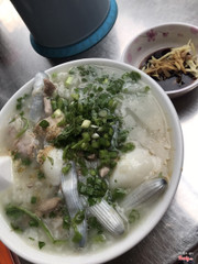 Tô thập cẩm  nhỏ 40k . Đồ tươi ngon sạch sẽ, tuy đợi hơi lâu nhưng ngon là được  hết....... 