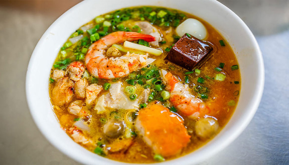 Cô Huệ - Bánh Canh Cua - Chung Cư Ấn Quang