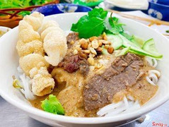 B&#250;n thịt b&#242; nướng n&#232; :))