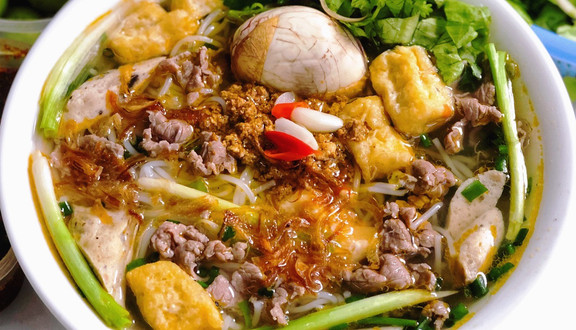 Cô Nhàn - Bún Riêu & Trứng Vịt Lộn