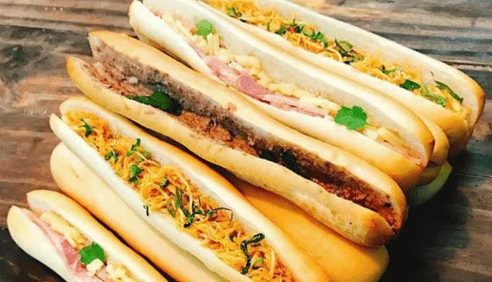 Bánh Mì Que Chí Tài - Bà Hom