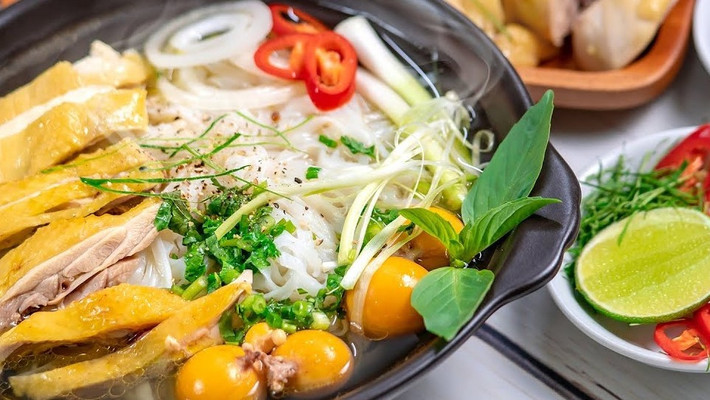 Tùng Lâm Quán - Phở & Bún Chả