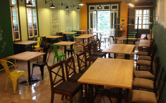 Lake Coffee - Hàng Bún