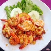 tôm chiên tỏi ăn rất ngon miệng ạ! Vào cơm lắm lun! 