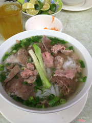 Thịt bò ngon và nước dùng thơm. Lưu ý gọi ít bánh. Giá: 45k
