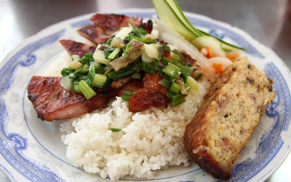Cơm Sườn Chợ Thái Bình