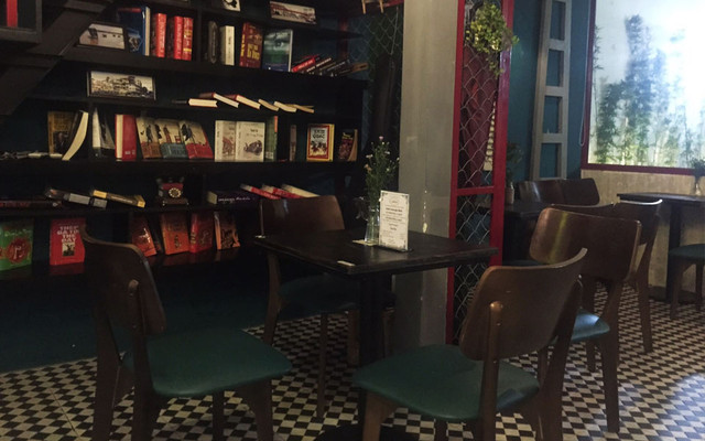 The Moment Cafe