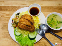 Cơm gà xối mỡ