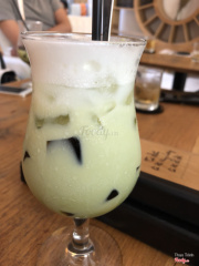 Green tea latte with jelly