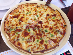 Pizza hải sản size bự