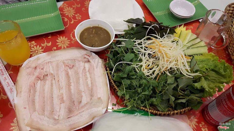 Bánh tráng cuốn thịt heo