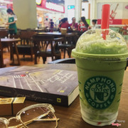 Matcha sữa chua ngon nhất mình từng uống đây. Không phải kiểu có một tẹo matcha xong còn lại toàn đá. Bartender có tâm thật á. 