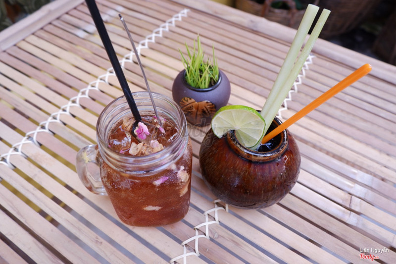 Trà hoa hồnng và chum trà sả gừng cute