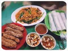 Nem chua - nui xào đĩa 30 - phở cuốn