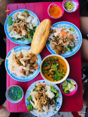 Cơm gà chay + bánh cuốn chay + cà ri chay