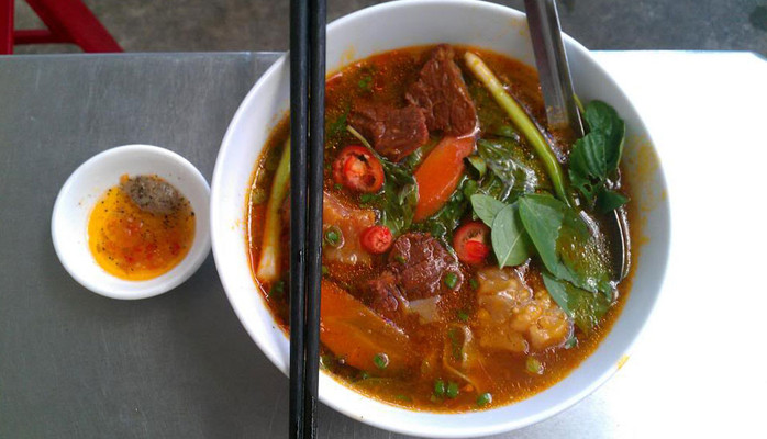 Hủ Tiếu Bò Kho & Gỏi Cuốn