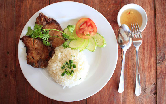 Dũng Béo - Cơm & Đặc Sản Gà Mía