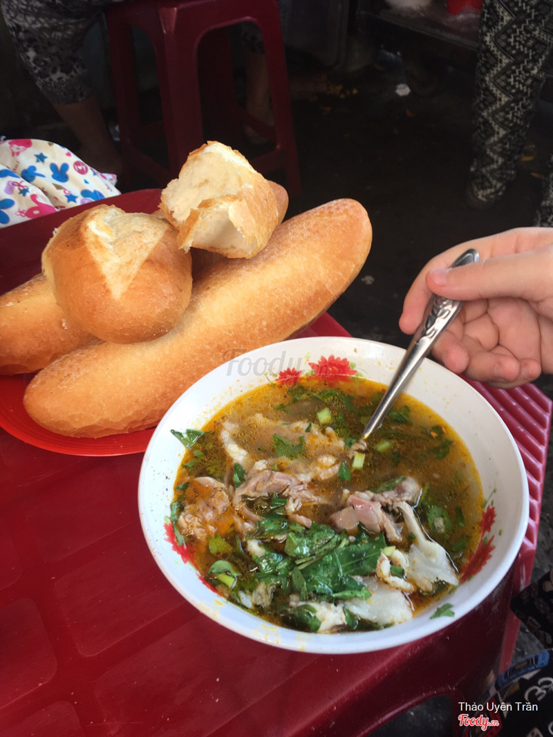 Bánh canh thịt chả