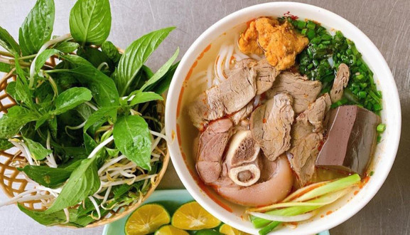 Bún Bò & Chè Quán Tám Huế