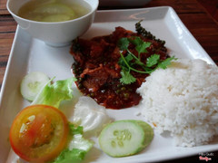 Cơm bò sốt tiêu 