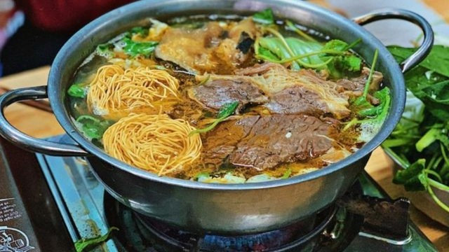 Lẩu Bò Nhà Gỗ - Tên Lửa