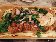 Gỏi cá trê chiên xù