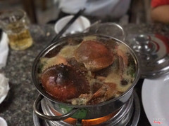Lẩu cua măng chua