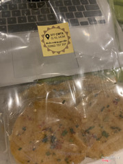 Sao mình mua lại ko đúng sp như trong hình gthieu vậy shop, minh muon mua com cháy như hình shop đăng