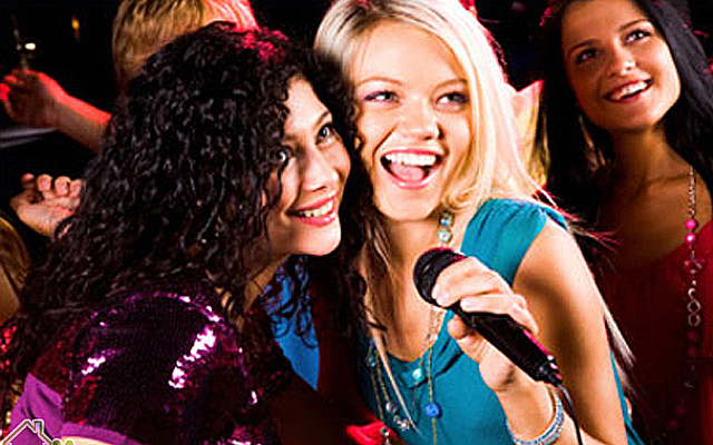 Gia Đình Karaoke 