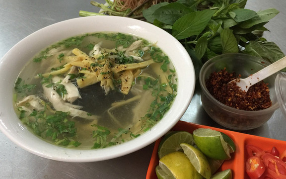 Miến Gà Hoa Trân