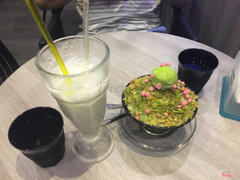 Dừa xay + bingsu trà xanh