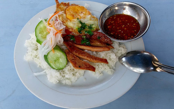 Cơm Tuyết Nga