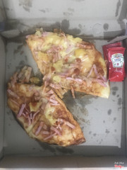 Hôm nay Hà Nội trời đổ mưa ! Tự nhiên nằm nhà chán chán và thèm pizza. Thế là mình nghe nói pizza ở đây ngon nên qđịnh gọi ship. Hình trên là pizza đã được ăn 2 miếng ạ ! Mình đặt mà quán k thèm gọi check lại đơn hàng, cũng k có phản hồi gì cho tới khi trời ngớt mưa thì các bạn nvien gọi bảo bh sẽ ship pizza tới. Mình có nói là sao k điện check đơn mà đùng cái nói giao hàng, bạn mình về rồi nên chắc mình huỷ đơn hàng. Đây là pizza 148k thì phải. Nhưng nvien nói đã làm rồi. Mình k hiểu luôn. Về chất lượng thì thật sự rất tồi, đế bánh cực mỏng chứ k phải mỏng, lại còn bị cháy. Mìn oder pizza 148k kèm thêm phô mai nhưng hình như k có thì phải. Trông bán chán k muốn ăn. Cả ship là hết 216k. Mk k tiếc tiền nhưng thật sự thái độ của nvien rất thiếu chuyên nghiệp và chất lượng bánh cực kém! Mình sẽ k bao giờ tới đây ăn nữa