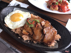 Cơm sườn sốt cà