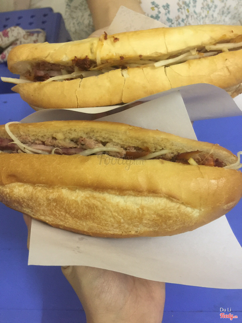 Bánh mì Huế nhân thập cẩm