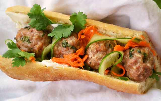 Bánh Mì Chảo Bà Hậu - Mai Hắc Đế