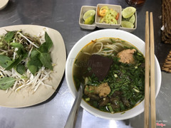 Bún bò chả gân