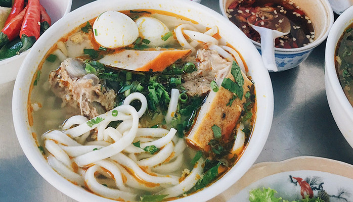 Bánh Canh Xương Chả & Ram Cuốn Cải