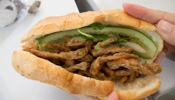 Chị Linh - Bánh Mì Chả Cá