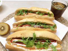 Bánh mì nem khoai