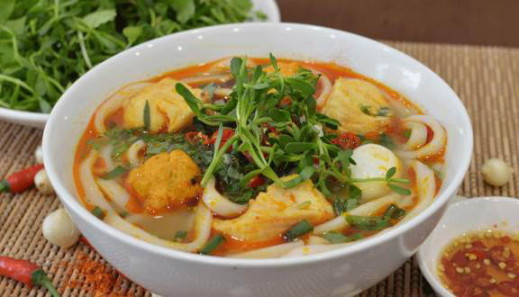 Bánh Canh Cá Lóc Cô Tuyền