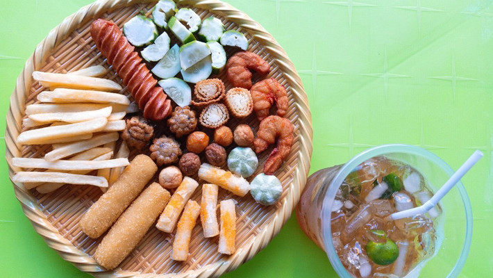 Ăn Vặt Quỳnh Anh - Cá Viên Chiên Nước Mắm & Chân Gà Nướng - Lê Văn Quới