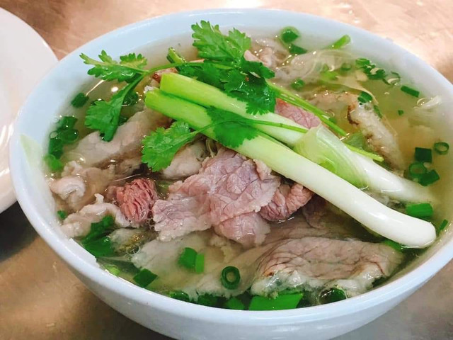 Phở Ngọ - Lẩu Bò - Nguyễn Ái Quốc